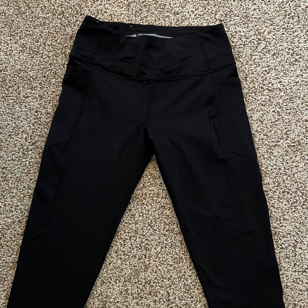 Victoria’s Secret leggings knockout sport